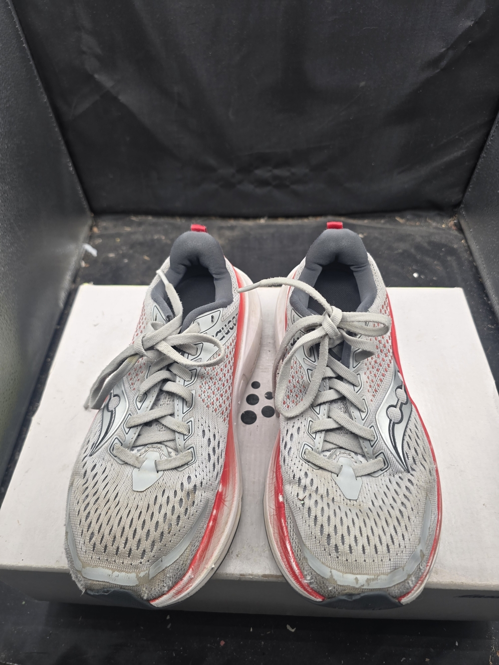 Saucony‎ Men's Light Gray and Red Running Shoes